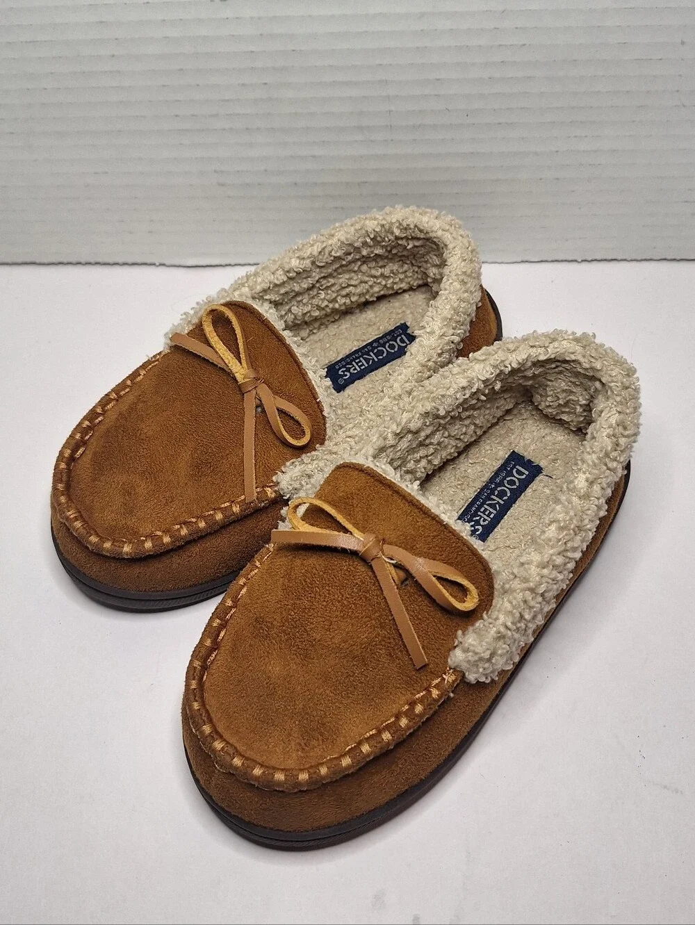 Dockers Slippers Tan Suede Faux Fur Moccasin Slip On Sz 11 - 12 Boys Youth